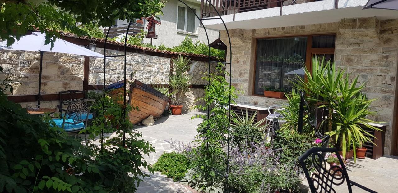 Kirios Hotel Nesebar Exterior foto